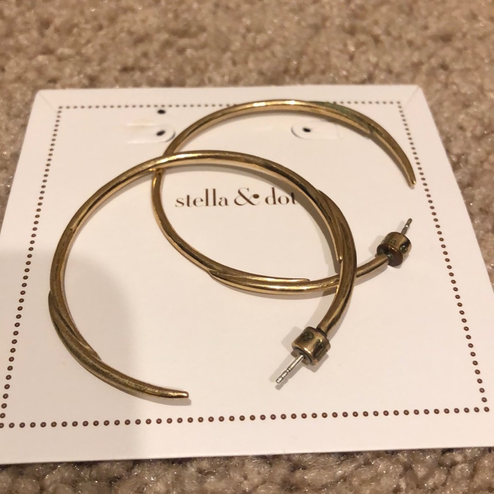 Stella & Dot Signature hoops